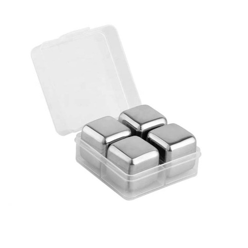 چهار مکعب یخ استیل ضد زنگ در یک جعبه پلاستیکی شفاف مخصوص نگهداری