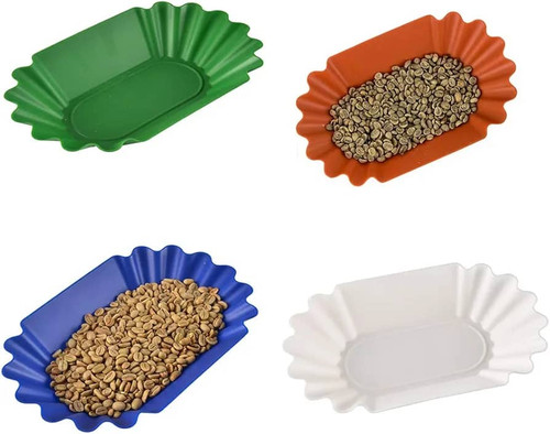 سینی cupping با دانه قهوه سبز و برشتهشده