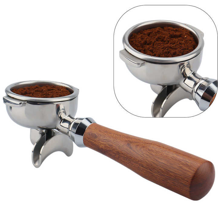 پرتافیلتر پر از پودر قهوه آماده برای عصارهگیری