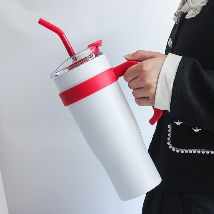 تراول سفید رنگ مناسب نوشیدنی سرد و گرم