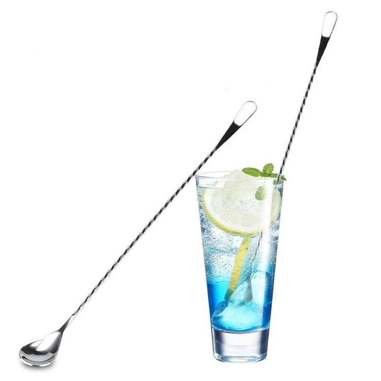 نمایش بار اسپون دم پهن 2عدد در تصویر کنار نوشیدنی کوکتل پر از یخ