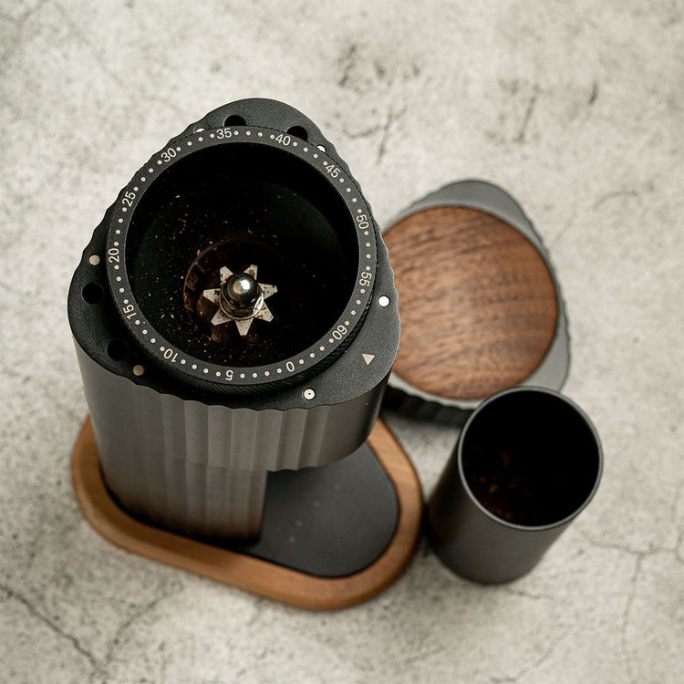 نمای جانبی آسیاب قهوه دستی تایممور مدل X مشکی